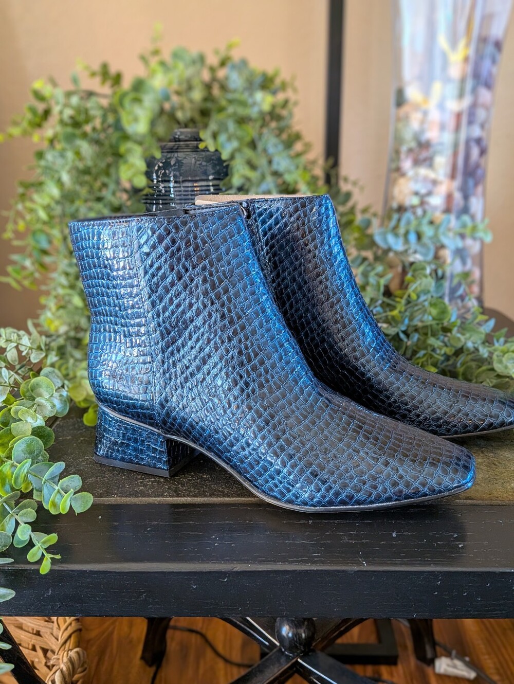NWT! Circus by Sam Edelman Crocodile Print Booties in TEAL Sz 7M